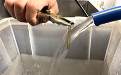 オゾンラボ112/金属加工表面の洗浄